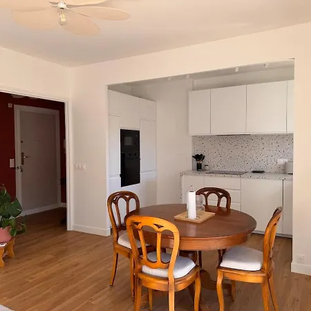 Grand T2 Calme Avec Balcon, Proche Plages Et Gares Appartement *