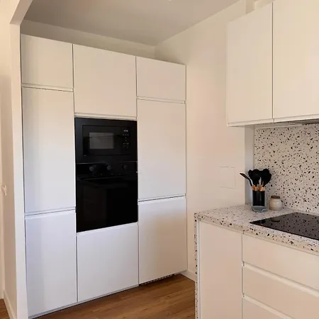 Grand T2 Calme Avec Balcon, Proche Plages Et Gares Appartement