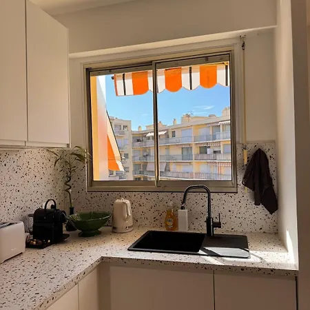 Grand T2 Calme Avec Balcon, Proche Plages Et Gares